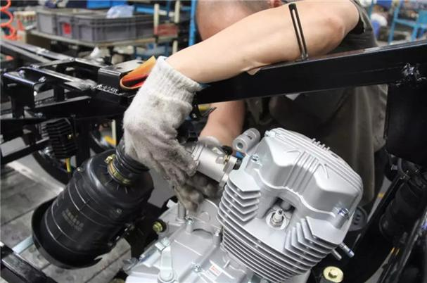 Motorcycle engine assembly